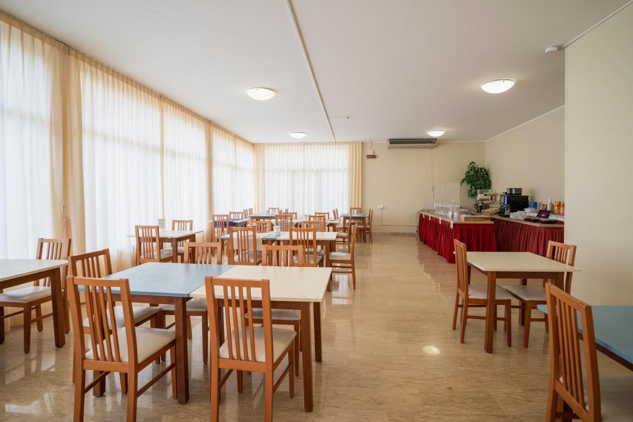 Hotel Happy Milano Marittima Esterno foto