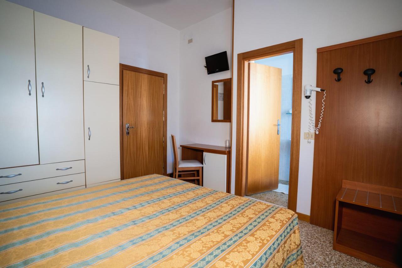 Hotel Happy Milano Marittima Esterno foto