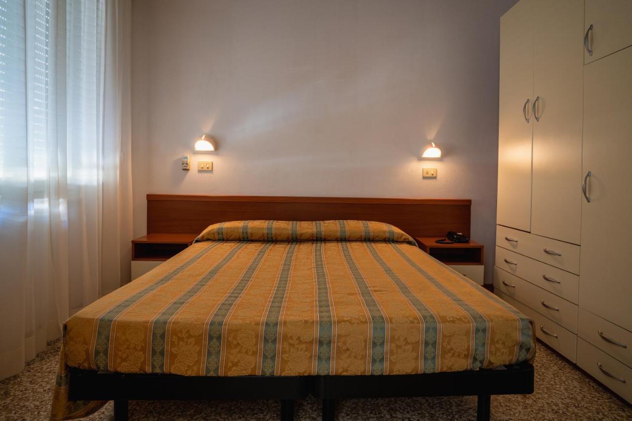 Hotel Happy Milano Marittima Esterno foto
