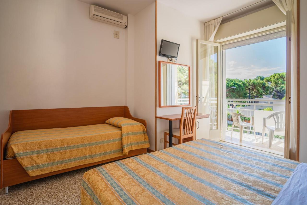 Hotel Happy Milano Marittima Esterno foto