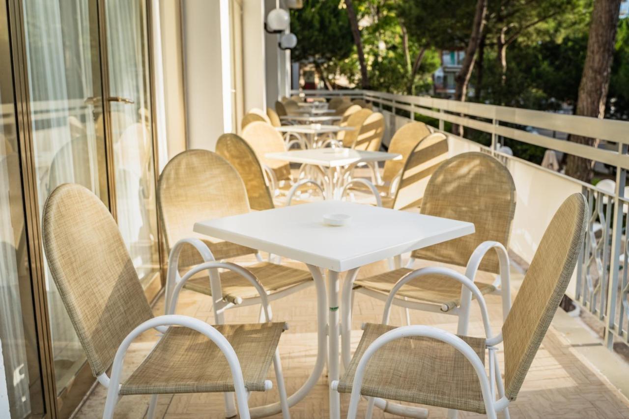 Hotel Happy Milano Marittima Esterno foto