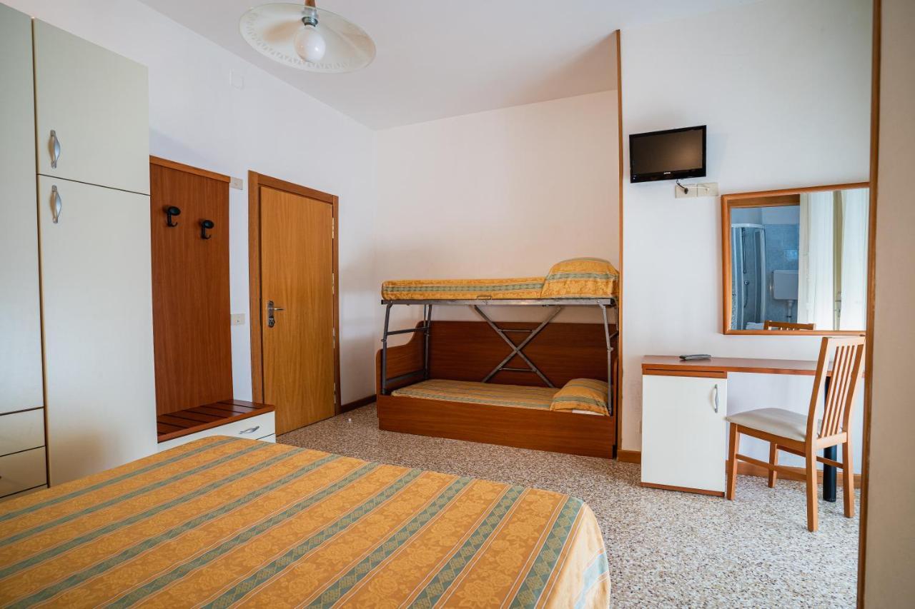 Hotel Happy Milano Marittima Esterno foto