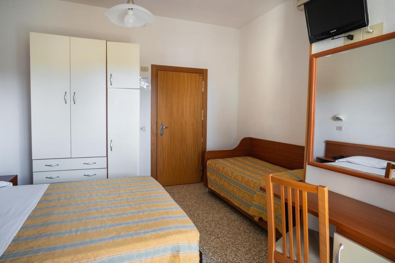 Hotel Happy Milano Marittima Esterno foto