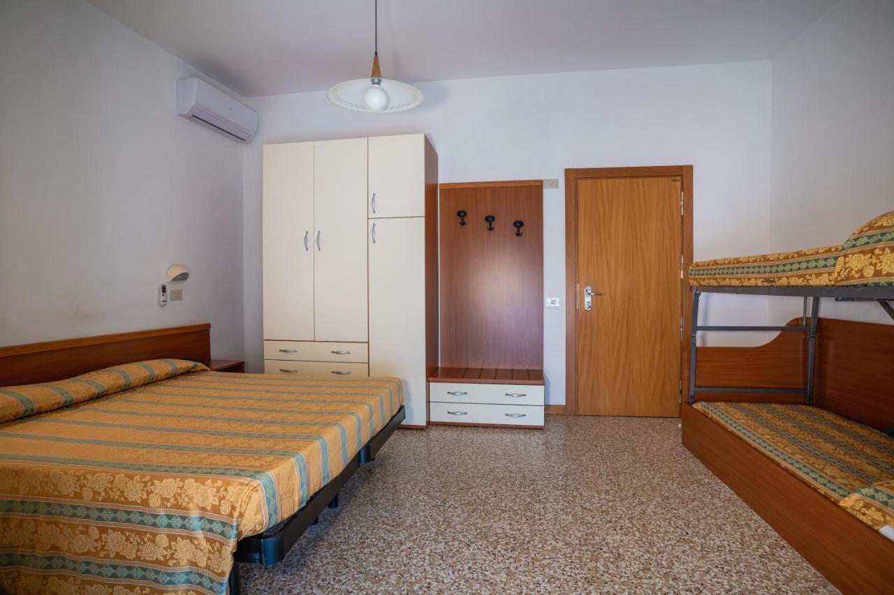 Hotel Happy Milano Marittima Esterno foto