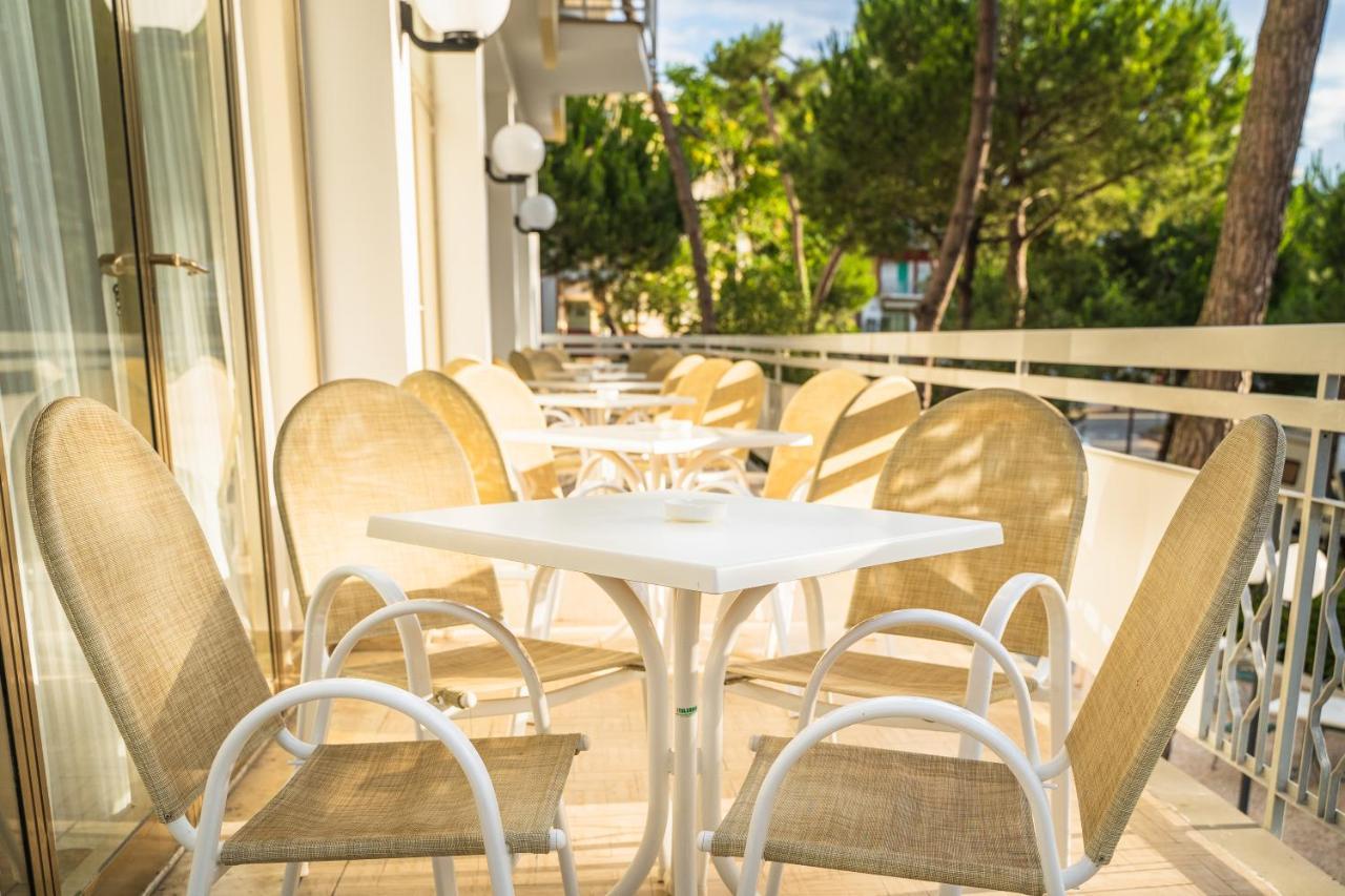 Hotel Happy Milano Marittima Esterno foto