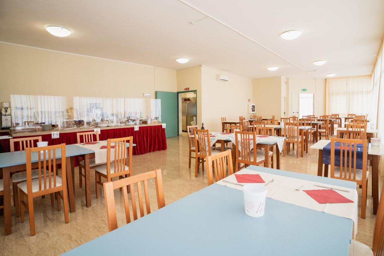 Hotel Happy Milano Marittima Esterno foto